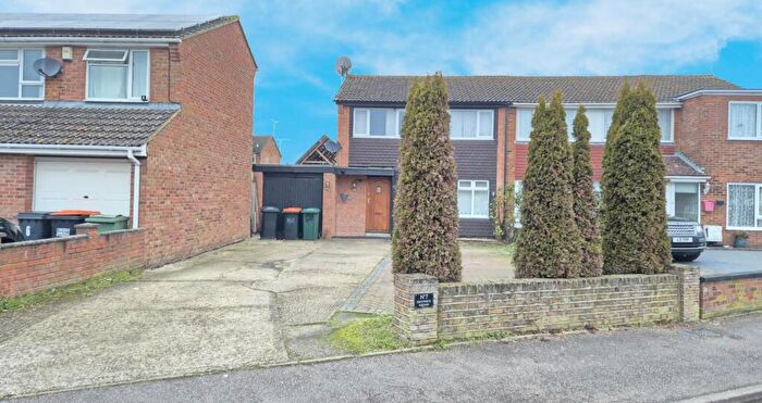 3 Bedroom Semi-Detached House To Rent In Kentwick Square, Houghton Regis, LU5