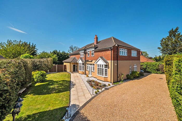 6 Bedroom Detached House For Sale In The Friary, Windsor, SL4