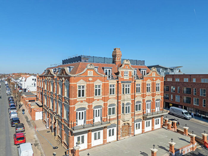 2 Bedroom Flat For Sale In The Grand Apartments, Leigh-On- Sea, SS9