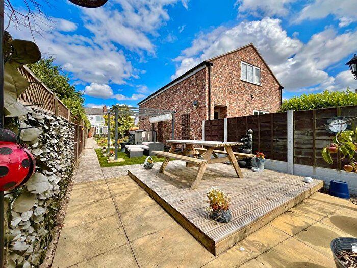 3 Bedroom Cottage For Sale In Chapel Street, Wincham, CW9