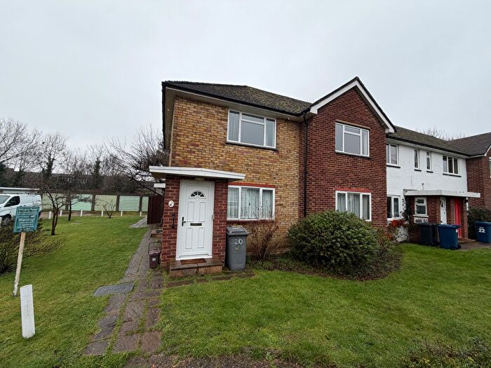 2 Bedroom Maisonette To Rent In Cromwell Close, East Finchley, N2