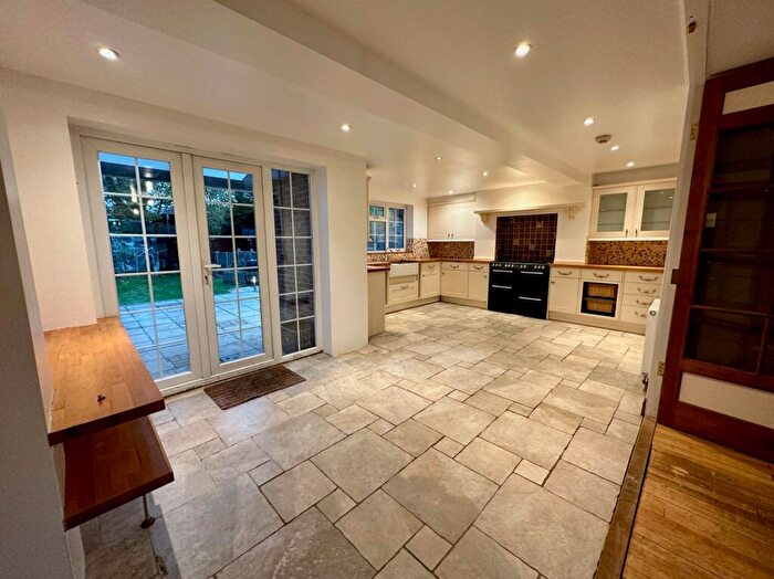 4 Bedroom Terraced House To Rent In Rosedale Crescent, Earley, RG6