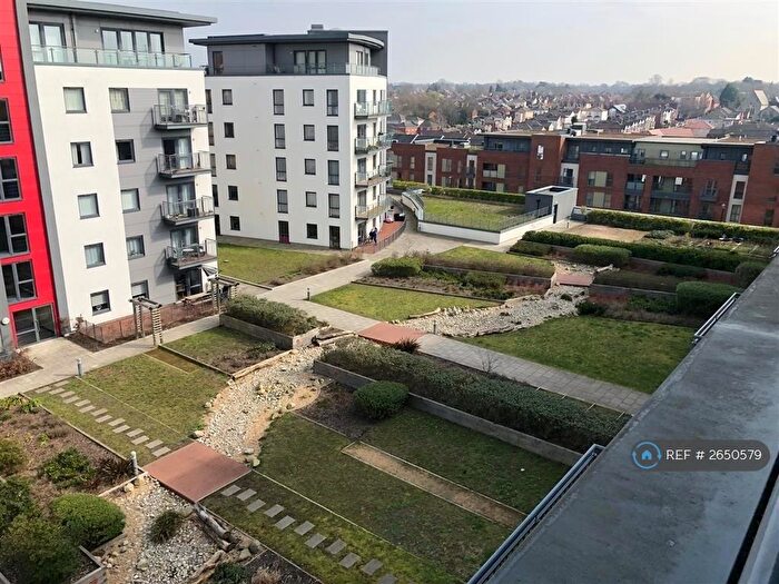 2 Bedroom Flat To Rent In Denyer Walk, Southampton, SO19