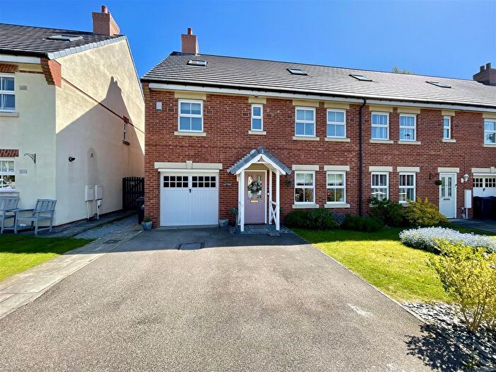 6 Bedroom Town House To Rent In Merrybent Drive, Merrybent, Darlington, DL2