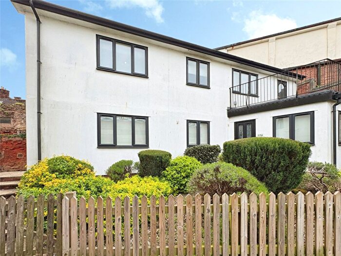 2 Bedroom Flat To Rent In North Street, Exeter, Devon, EX4