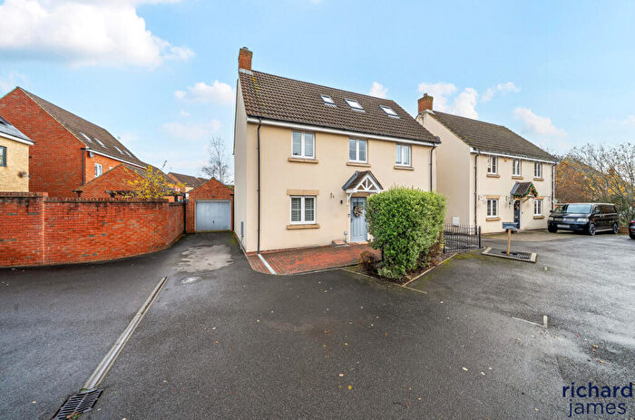 4 Bedroom Detached House For Sale In Havisham Drive, Haydon End, Swindon, SN25