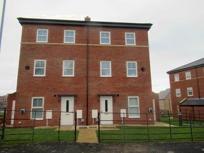 2 Bedroom Terraced House To Rent In Bishops Way, Leeds, LS14