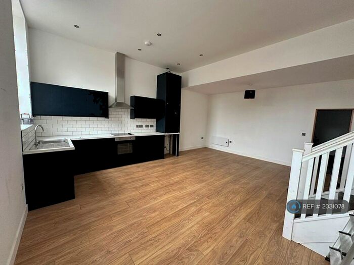 2 Bedroom Flat To Rent In Falcon Street, Halifax, HX3