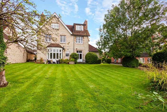 2 Bedroom Flat To Rent In Somers Road, Reigate, RH2