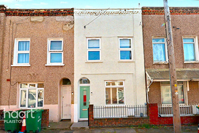 2 Bedroom Terraced House For Sale In Garfield Road Plaistow, London, E13