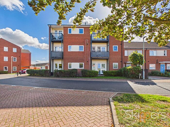 2 Bedroom Flat For Sale In Frinsted Gardens, Ashford, TN23