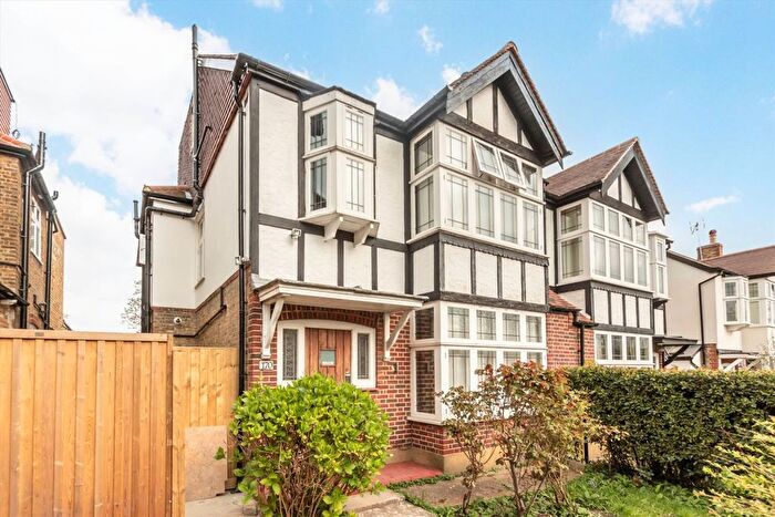 4 Bedroom Flat To Rent In Sutherland Grove, Wandsworth, SW18