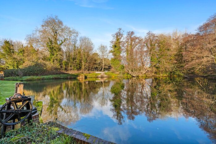 3 Bedroom Mews For Sale In Ref: Gk - Wonham Lane, Betchworth, RH3