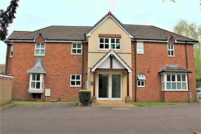 1 Bedroom Apartment To Rent In Whitethorns, Farnham, GU9