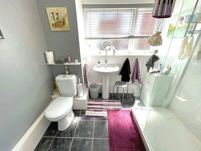 2 Bedroom Flat For Sale In Sea Avenue, Rustington, West Sussex, BN16