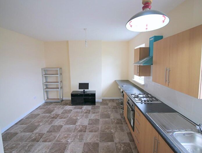 2 Bedroom Flat To Rent In Pembroke Road, Ilford, London, IG3
