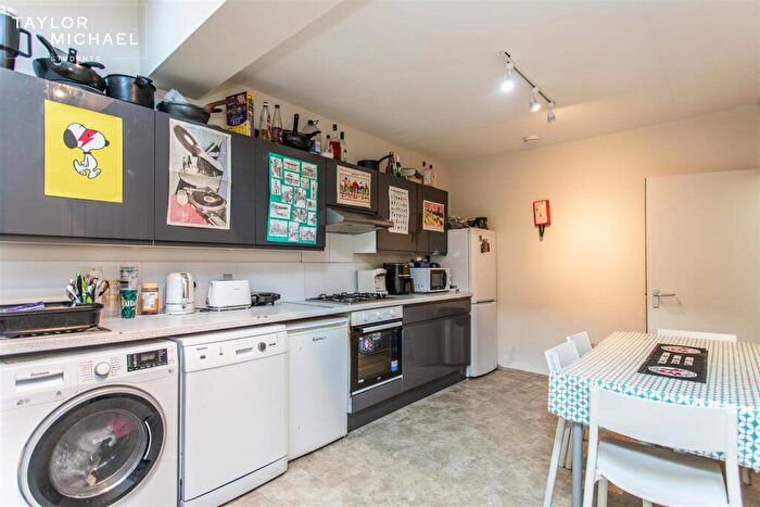 6 Bedroom End Of Terrace House To Rent In Edinburgh Road, Brighton, BN2