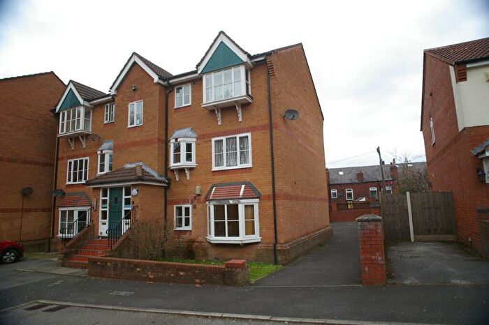 2 Bedroom Flat To Rent In Torrisdale Close, Deane, Bolton, BL3