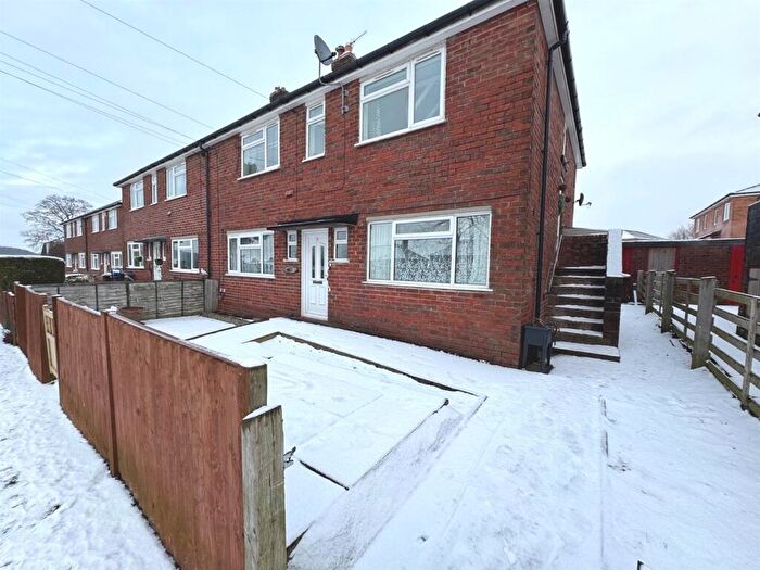 2 Bedroom Flat To Rent In Queens Drive Leek, ST13