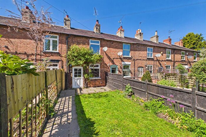 2 Bedroom Cottage For Sale In Long Row, Shardlow, Derby, DE72