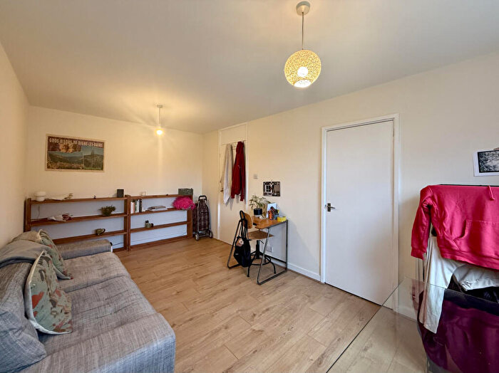 2 Bedroom Flat To Rent In Chipley Street, London, SE14