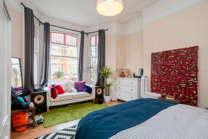 3 Bedroom Flat To Rent In Osbaldeston Road, London, N16
