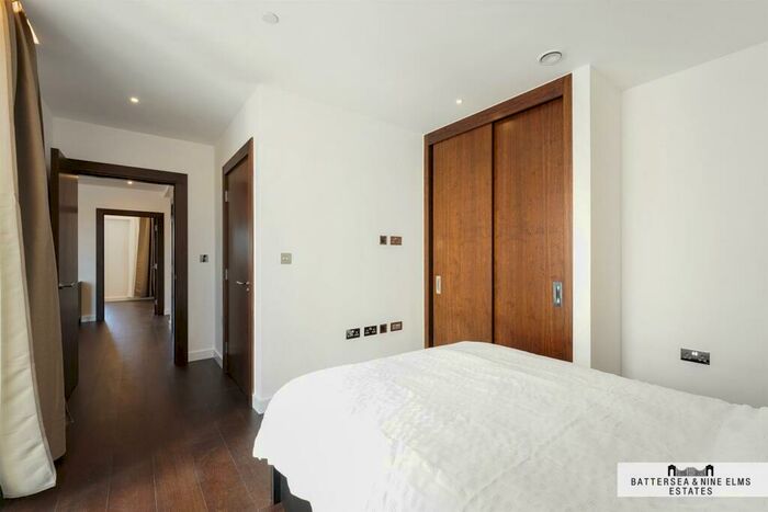 2 Bedroom Apartment To Rent In Kennedy Building, Lexington Gardens, SW11