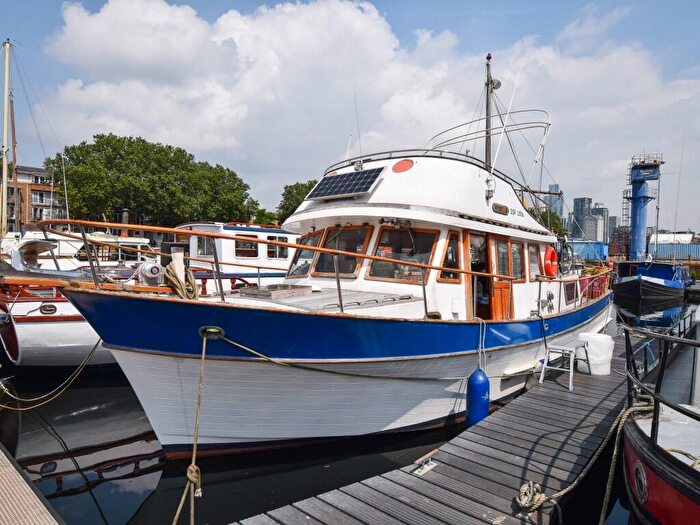 1 Bedroom House Boat For Sale In Rope Street, London, SE16