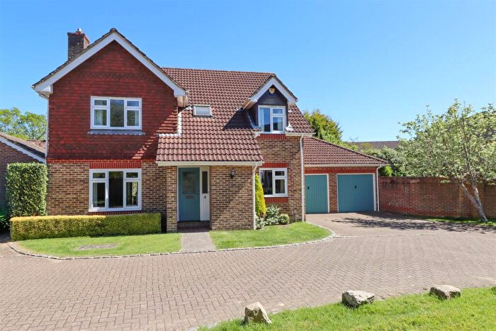 4 Bedroom Detached House For Sale In Nuthatch Way, Horsham, RH12