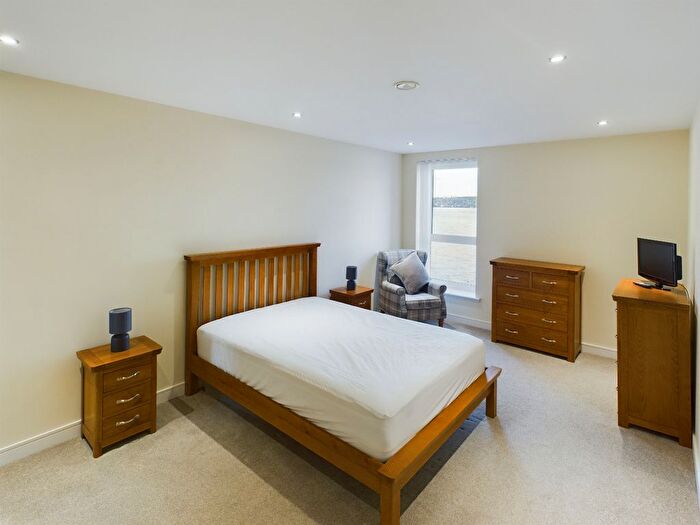 3 Bedroom Flat To Rent In Riverside Drive, City Centre, Dundee, DD2