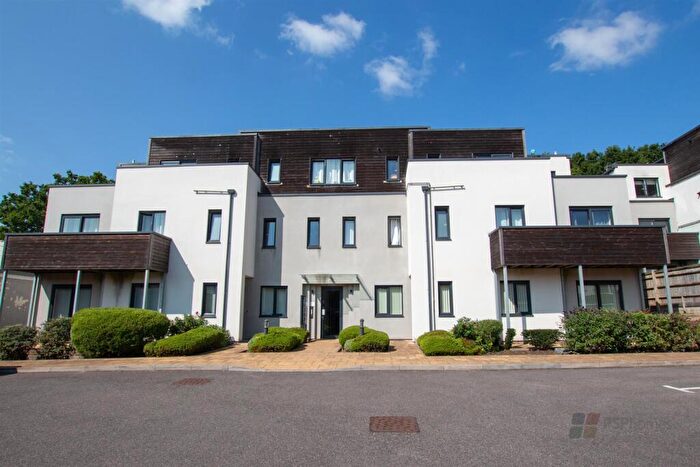 2 Bedroom Flat For Sale In Alice Court, Burgess Hill, RH15