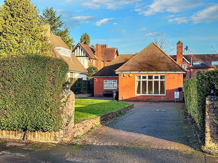 4 Bedroom Detached Bungalow For Sale In Elms Road, Leicester, LE2