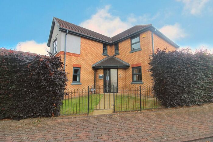 4 Bedroom Detached House For Sale In Dereham Way, Runcorn, WA7