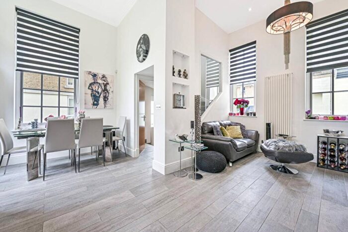 2 Bedroom Flat For Sale In St Vincents Lane, Mill Hill, London, NW7