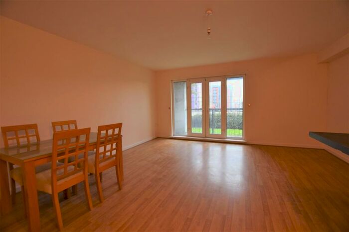 2 Bedroom Apartment To Rent In Gloucester Place, Gilmartin Grove, L6