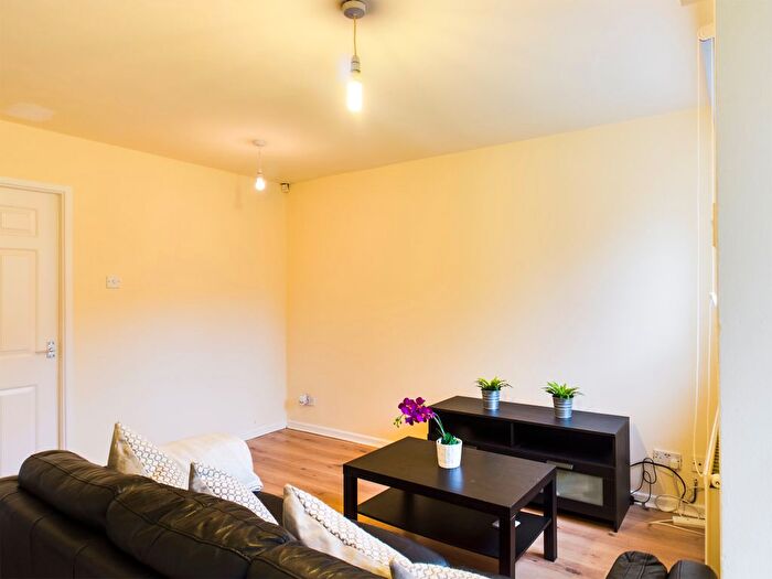 1 Bedroom Terraced House To Rent In Thomas Court, Salford, M6