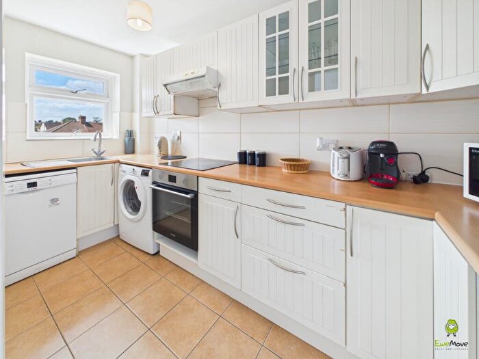 1 Bedroom Flat For Sale In Rutland Court, Footscray Road, London, London, SE9