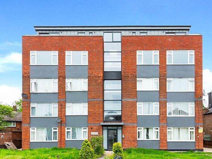 2 Bedroom Flat To Rent In Colindeep Lane, NW9