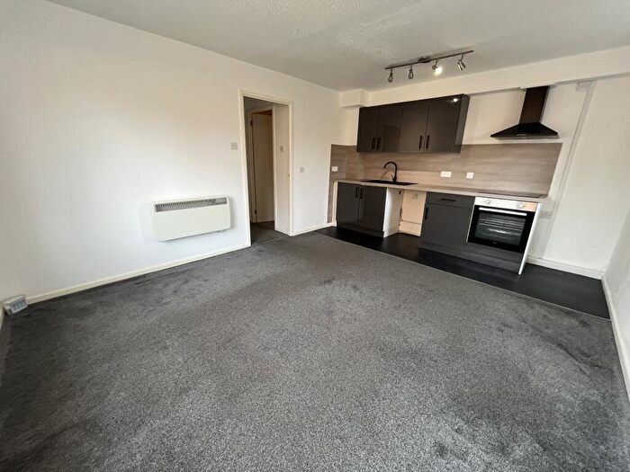 1 Bedroom Apartment To Rent In Barn Owl Place, DY10