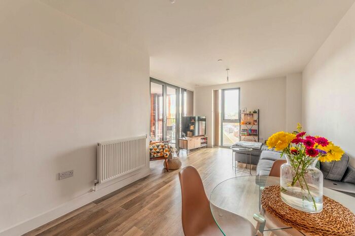 1 Bedroom Flat For Sale In Charlotte House, High Street, Sutton, Sutton, SM1