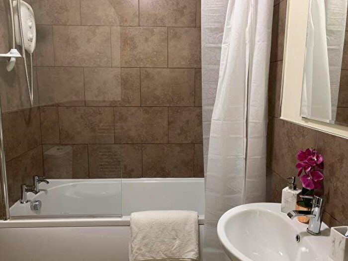 2 Bedroom Apartment To Rent In Thornton Court, Forth Place, Newcastle Upon Tyne, NE1