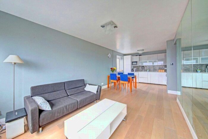 2 Bedroom Flat To Rent In Park South, Austin Road, London, SW11