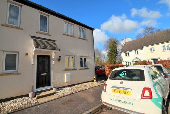 2 Bedroom Flat To Rent In Woodland Close, Bampton, Tiverton, Devon, EX16