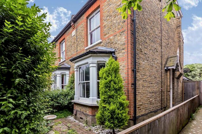 3 Bedroom Property To Rent In Craven Road, Kingston Upon Thames, KT2