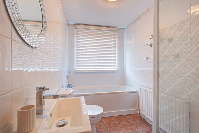 2 Bedroom Terraced House For Sale In Egham Road, London, E13
