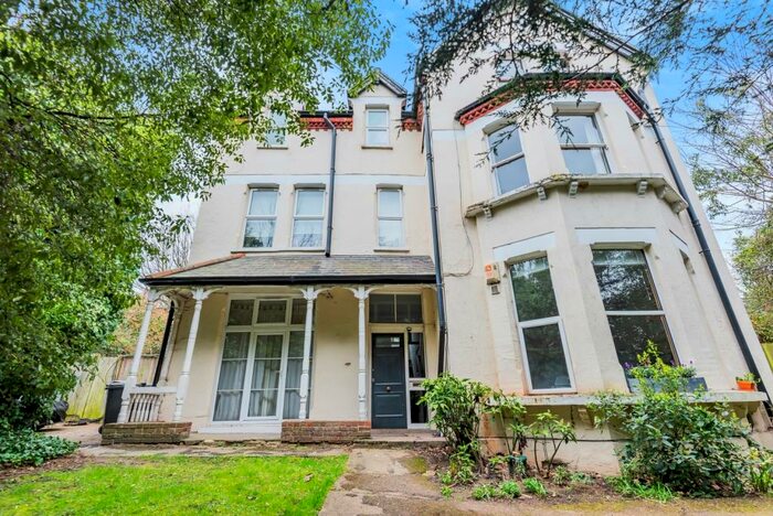 1 Bedroom Flat To Rent In Auckland Road London, SE19