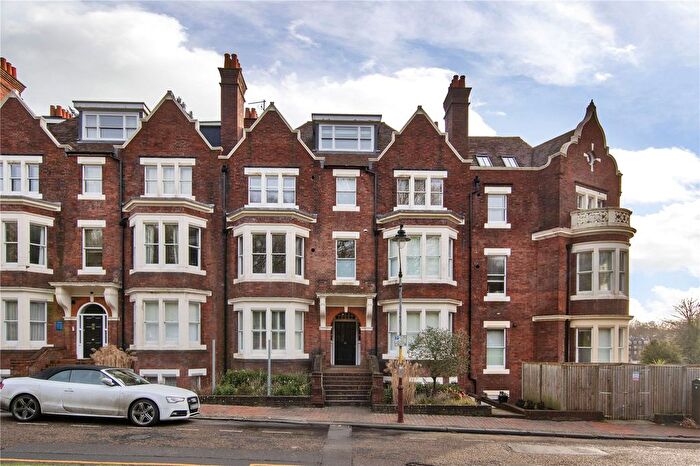 3 Bedroom Flat To Rent In London Road, Tunbridge Wells, Kent, TN1