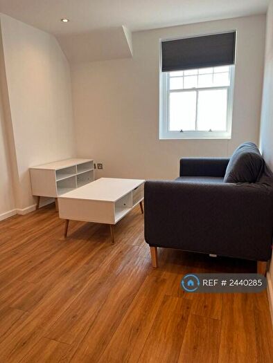 1 Bedroom Flat To Rent In Adair House, Epsom, KT19