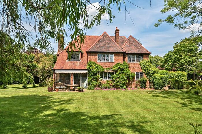 4 Bedroom Detached House For Sale In Wanborough Lane, Cranleigh, GU6