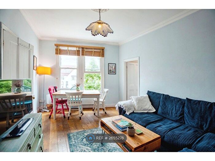 2 Bedroom Maisonette To Rent In Cavendish Road, London, SW12